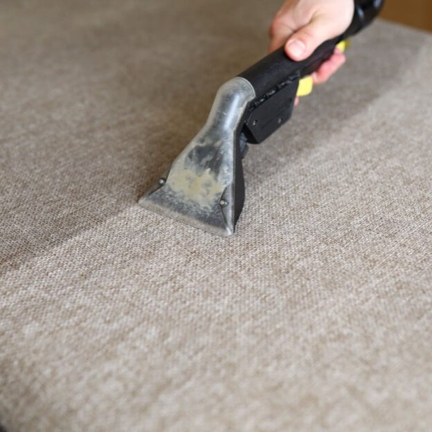 Sofa cleaning with a wet vac